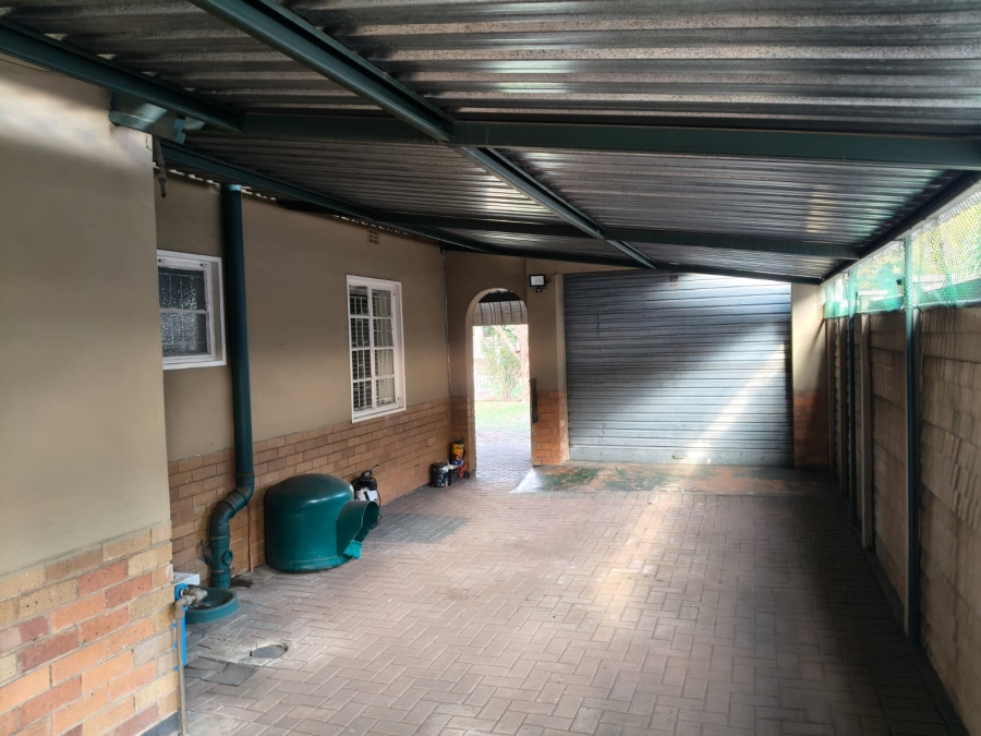4 Bedroom Property for Sale in Oos Einde North West